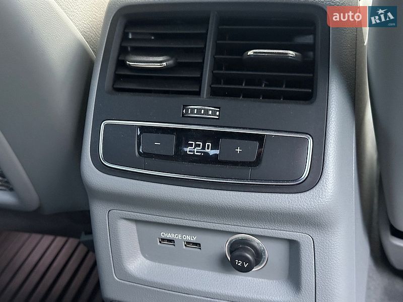 Седан Audi A4 2019 в Киеве
