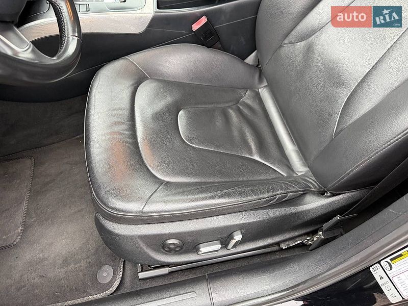 Седан Audi A4 2013 в Винниках