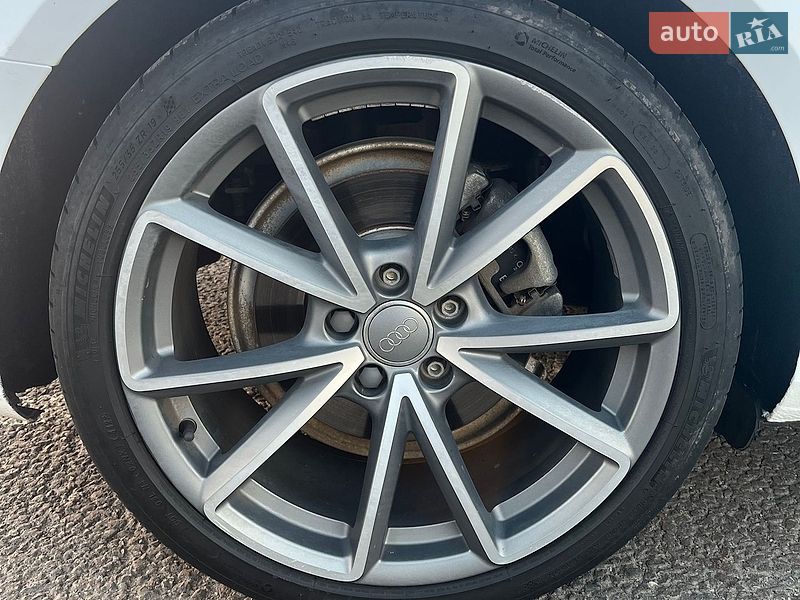 Седан Audi A4 2015 в Талалаевке