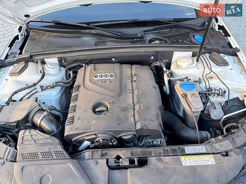 Седан Audi A4 2015 в Львові