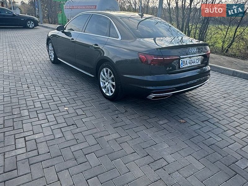 Седан Audi A4 2020 в Гайвороне