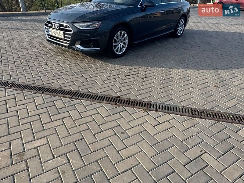 Седан Audi A4 2020 в Гайвороне