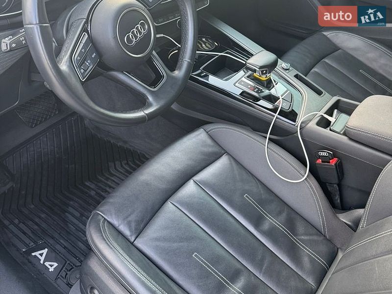 Седан Audi A4 2020 в Гайвороне