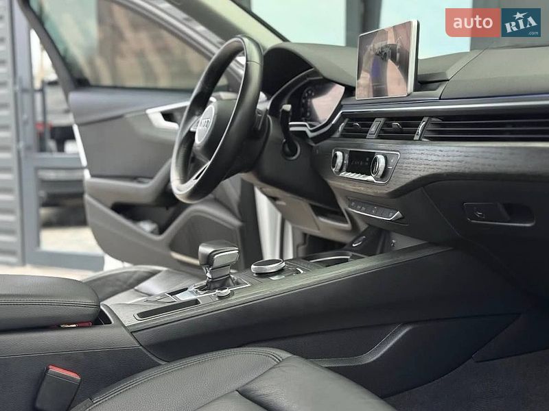Седан Audi A4 2018 в Кропивницькому