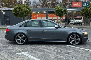 Седан Audi A4 2015 в Луцке