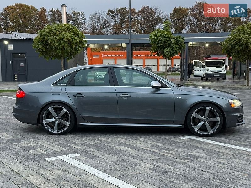 Седан Audi A4 2015 в Луцке