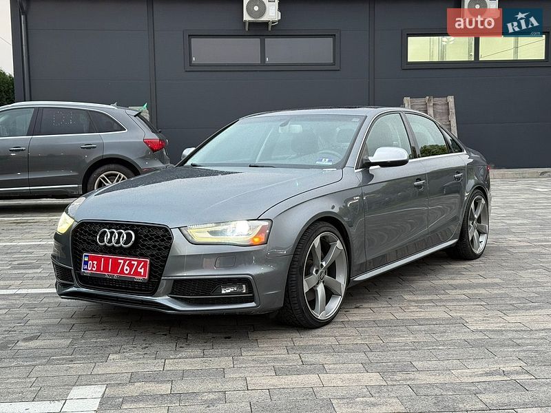 Седан Audi A4 2015 в Луцке