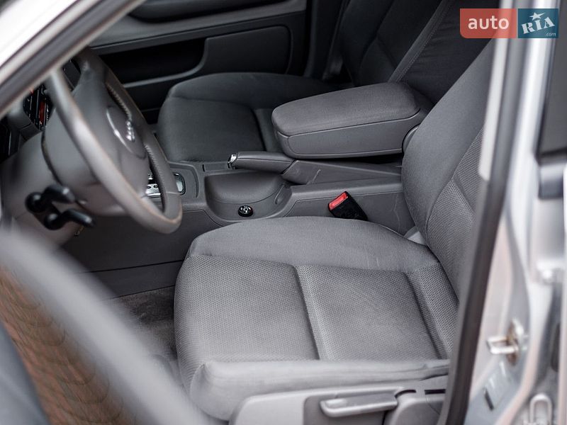 Універсал Audi A4 2001 в Бару