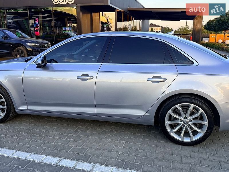 Седан Audi A4 2018 в Тернополі