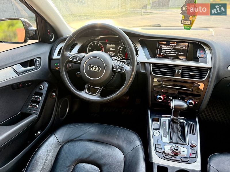 Седан Audi A4 2015 в Львове