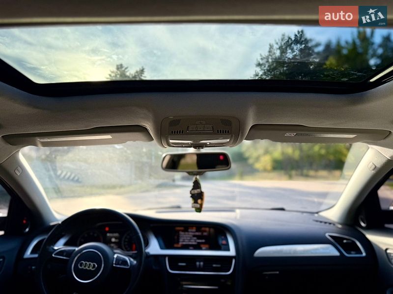 Седан Audi A4 2015 в Львове