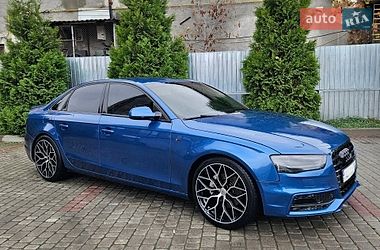 Седан Audi A4 2014 в Ивано-Франковске
