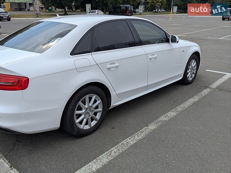 Седан Audi A4 2014 в Броварах