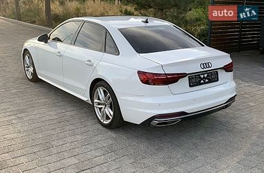 Седан Audi A4 2022 в Киеве