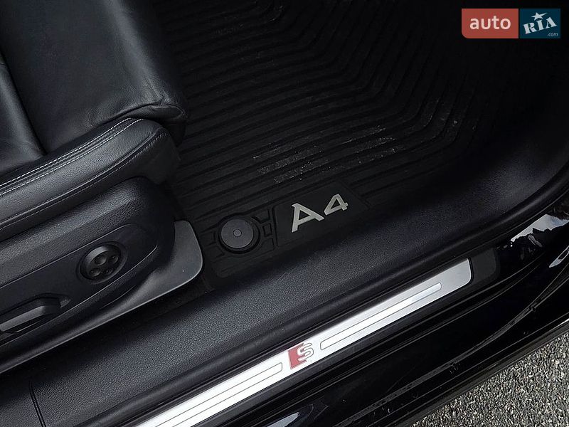 Седан Audi A4 2021 в Гостомеле