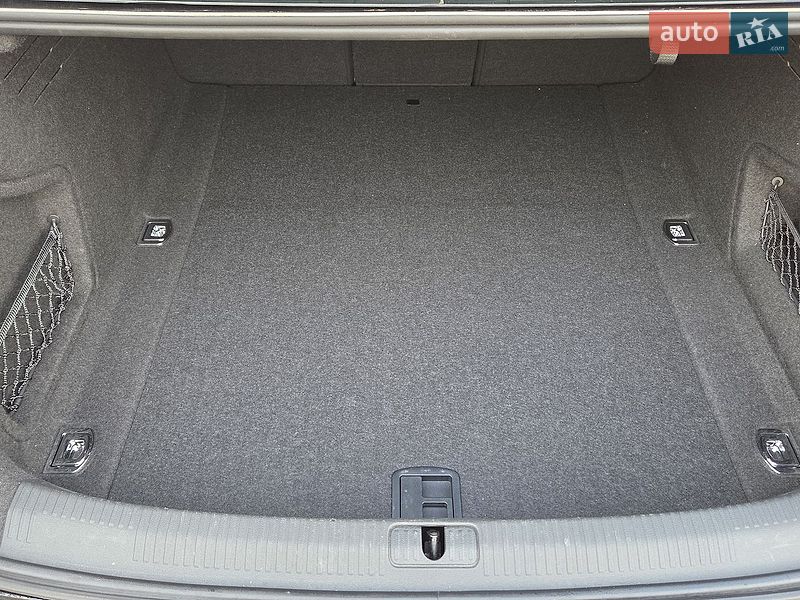 Седан Audi A4 2021 в Гостомеле