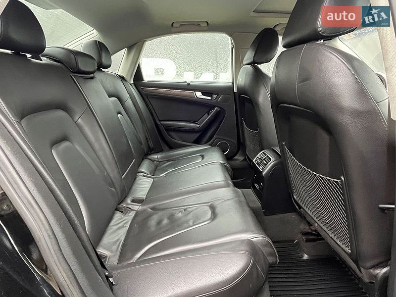 Седан Audi A4 2013 в Стрию