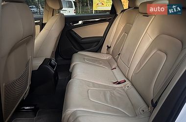 Седан Audi A4 2014 в Хирові