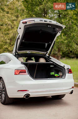 Лифтбек Audi A5 Sportback 2017 в 