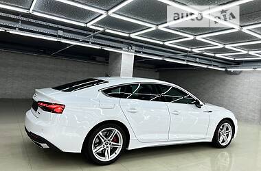 Ліфтбек Audi A5 2022 в 