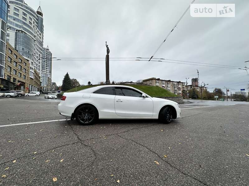 Купе Audi A5 2009 в Дніпрі