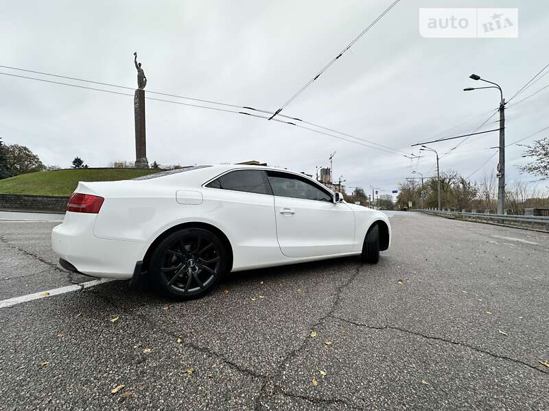 Купе Audi A5 2009 в Дніпрі