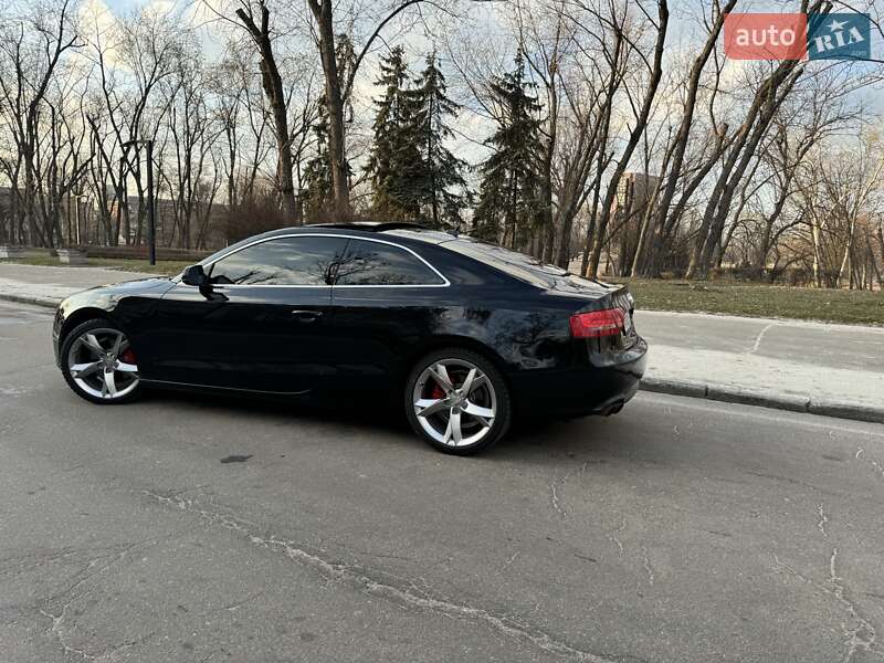 Купе Audi A5 2011 в Киеве