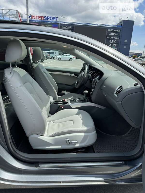Купе Audi A5 2012 в Києві