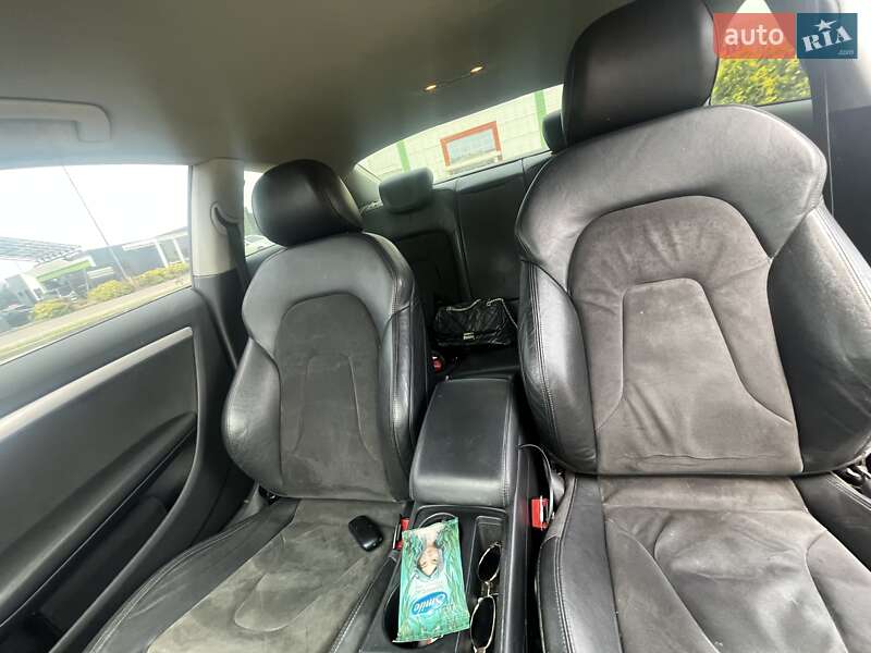 Купе Audi A5 2011 в Тячеве