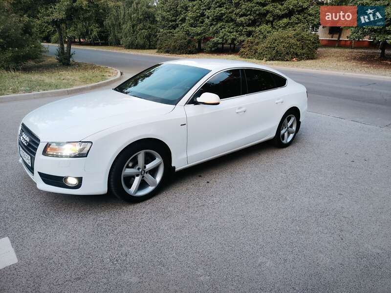 Купе Audi A5 2010 в 