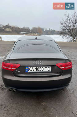 Купе Audi A5 2011 в 