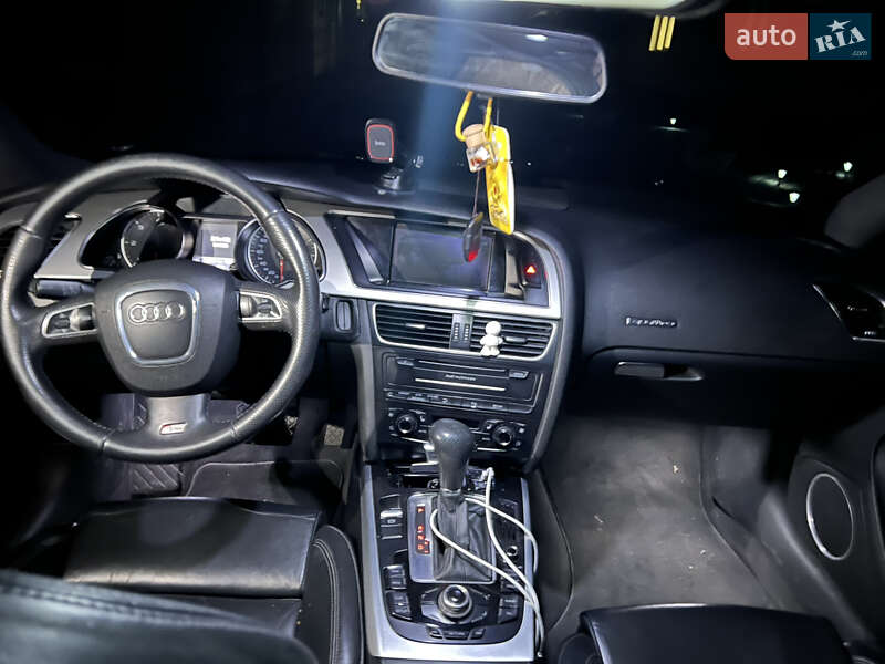 Купе Audi A5 2011 в Чернівцях
