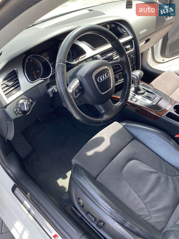 Купе Audi A5 2011 в Ужгороді