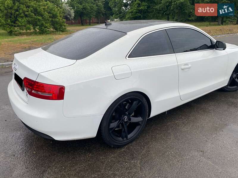 Купе Audi A5 2011 в Киеве