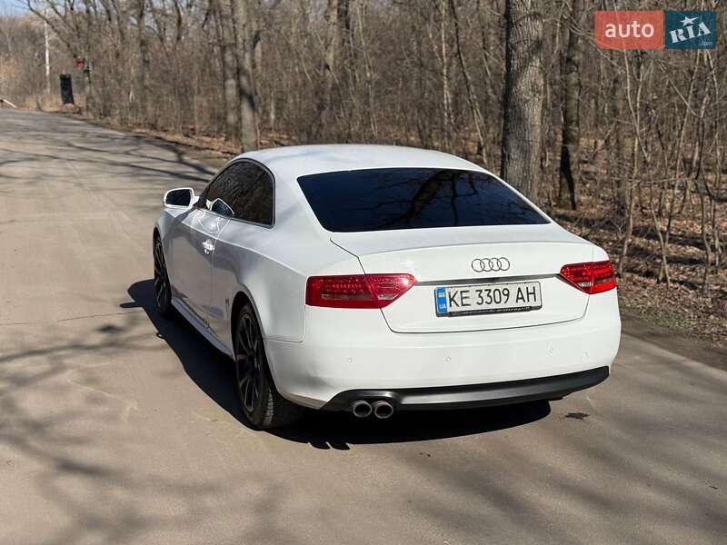 Купе Audi A5 2010 в Днепре