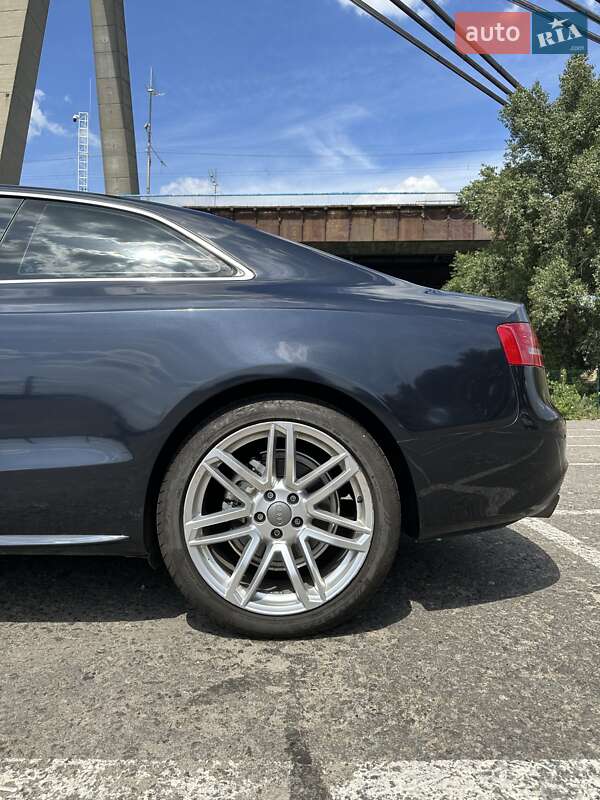 Купе Audi A5 2012 в Києві