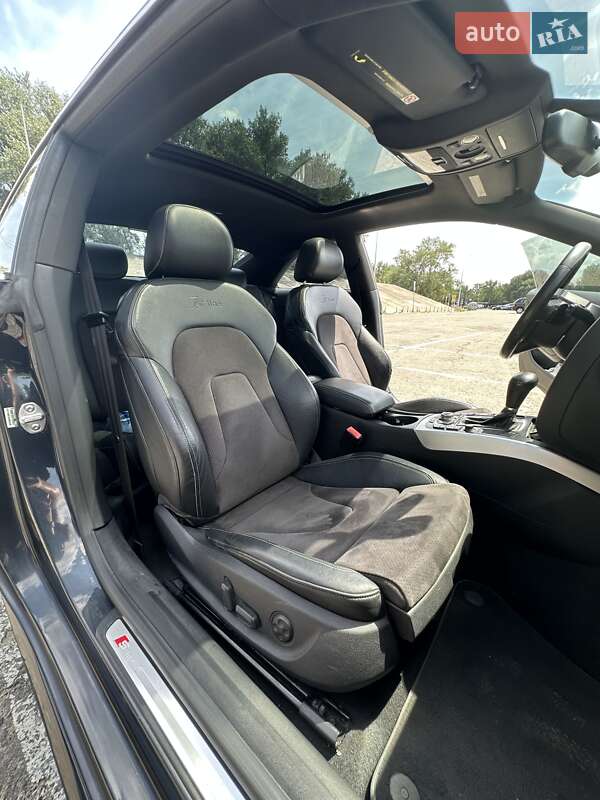 Купе Audi A5 2012 в Києві
