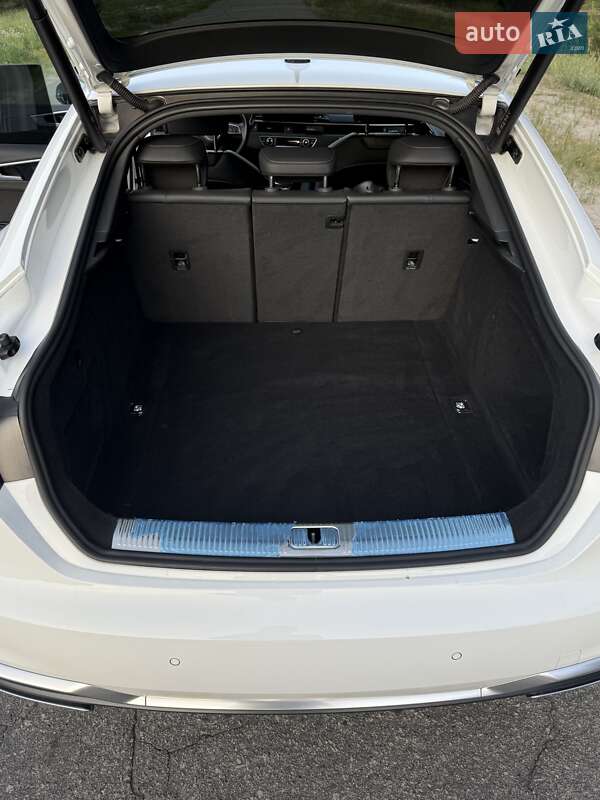Лифтбек Audi A5 2022 в Кременчуге