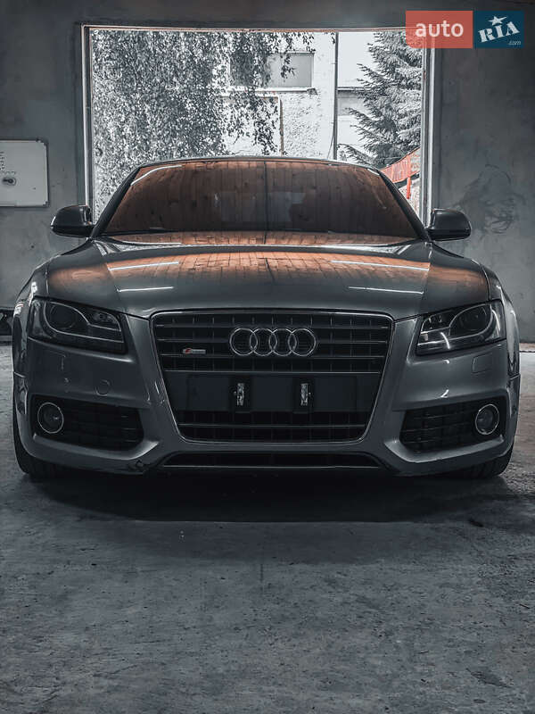 Купе Audi A5 2009 в 