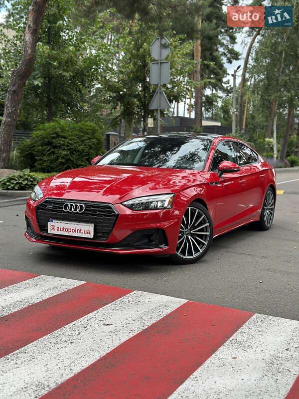Ліфтбек Audi A5 2022 в 