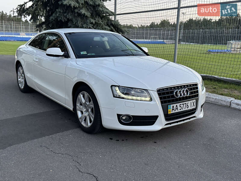 Купе Audi A5 2010 в 