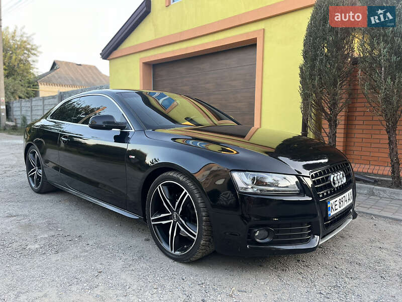Купе Audi A5 2010 в 