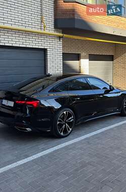 Ліфтбек Audi A5 2022 в 