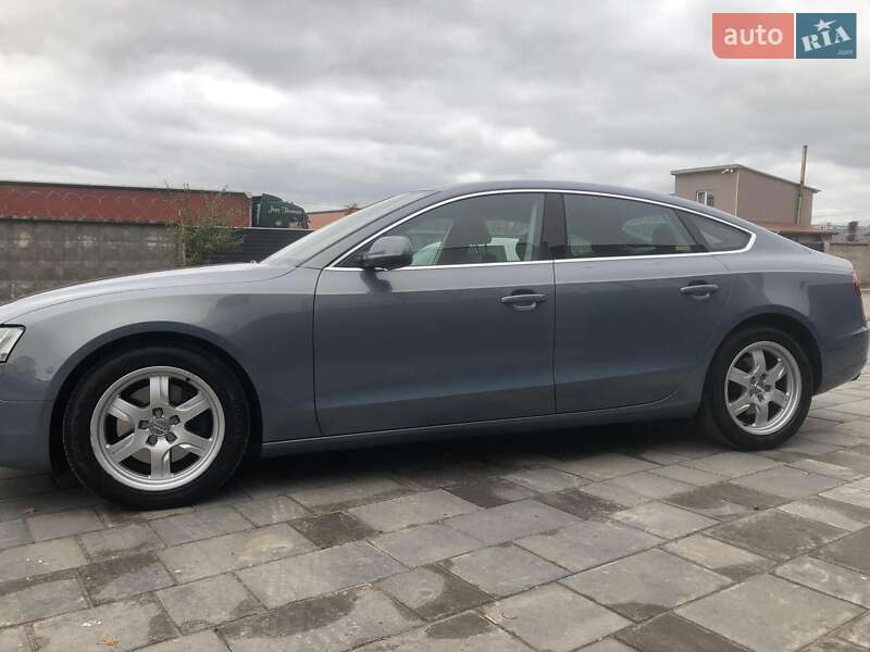 Купе Audi A5 2009 в Петропавловской Борщаговке