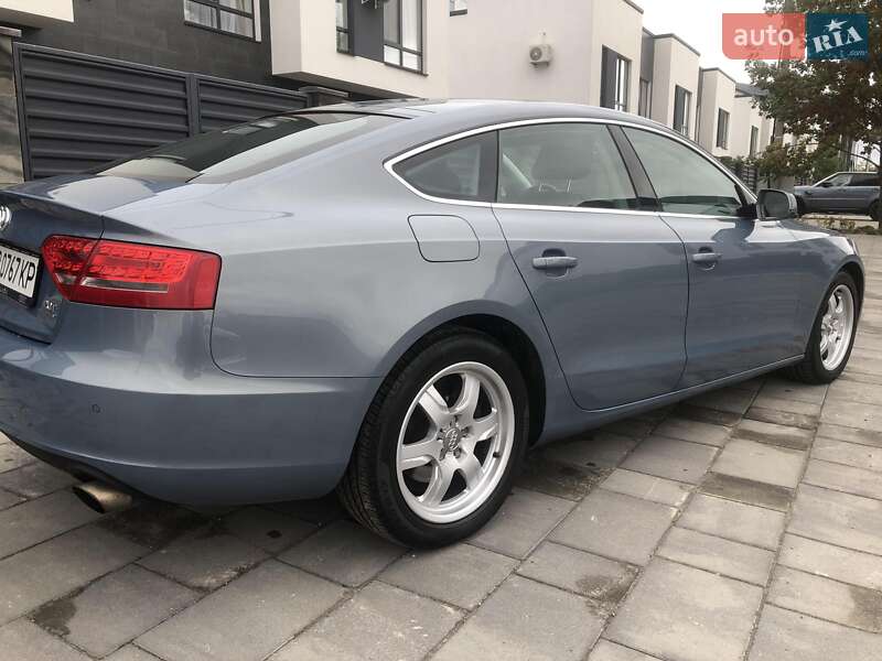 Купе Audi A5 2009 в Петропавловской Борщаговке