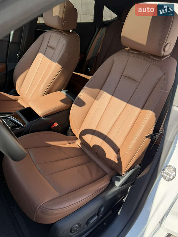 Лифтбек Audi A5 2022 в Днепре