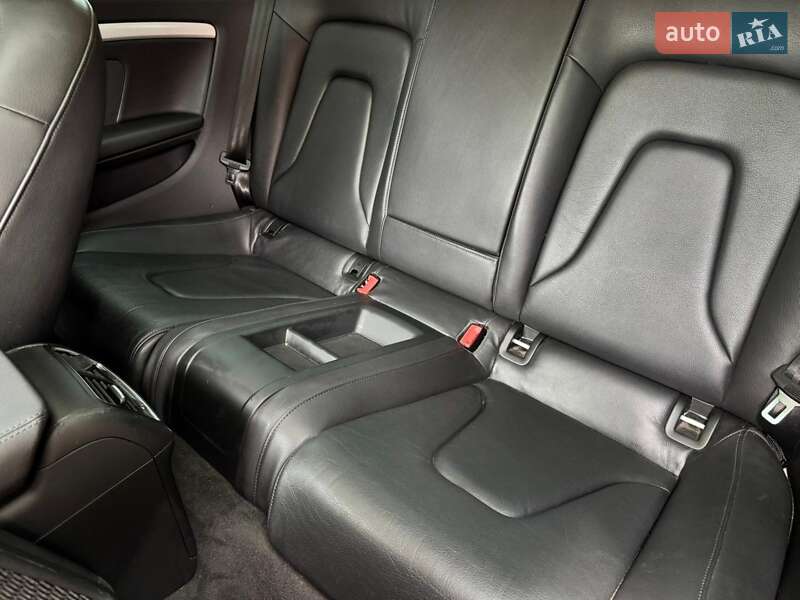 Купе Audi A5 2011 в Львові