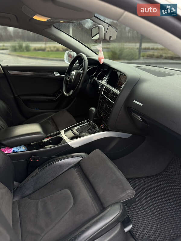 Купе Audi A5 2009 в Черновцах