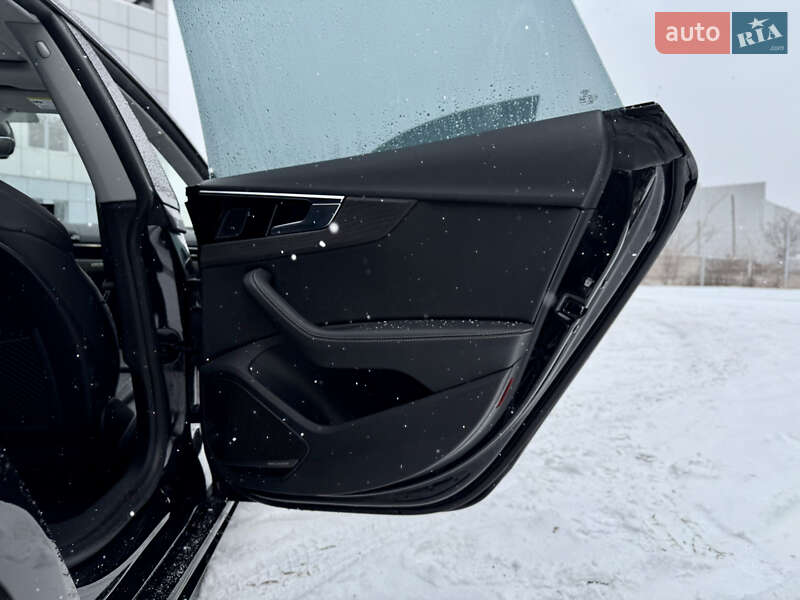 Лифтбек Audi A5 2022 в Днепре