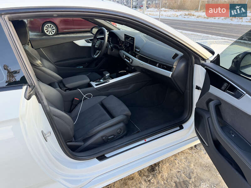 Купе Audi A5 2024 в Львові